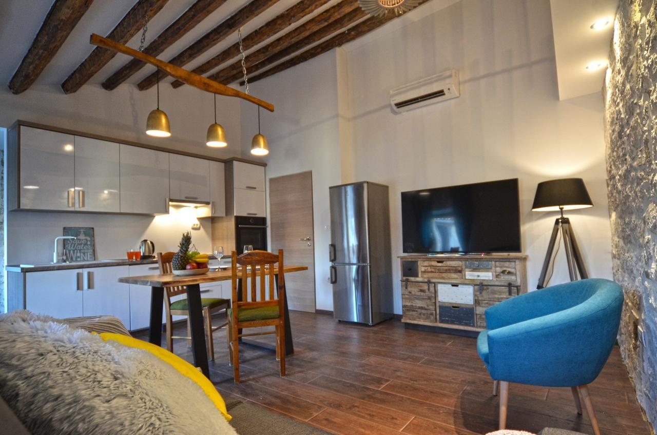 Noanna Apartment 로비니 외부 사진